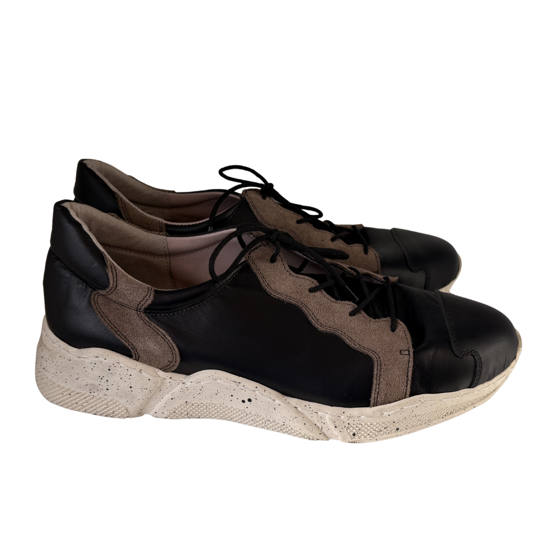 "Mažvydas Sneakers" juodos spalvos, sandėlyje