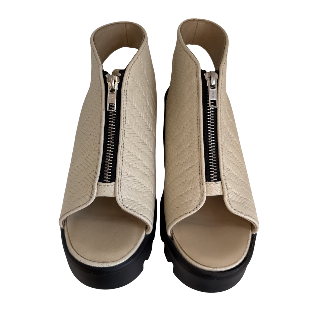 "Fidži" sandėlyje ("Santorinas" odos raštas)