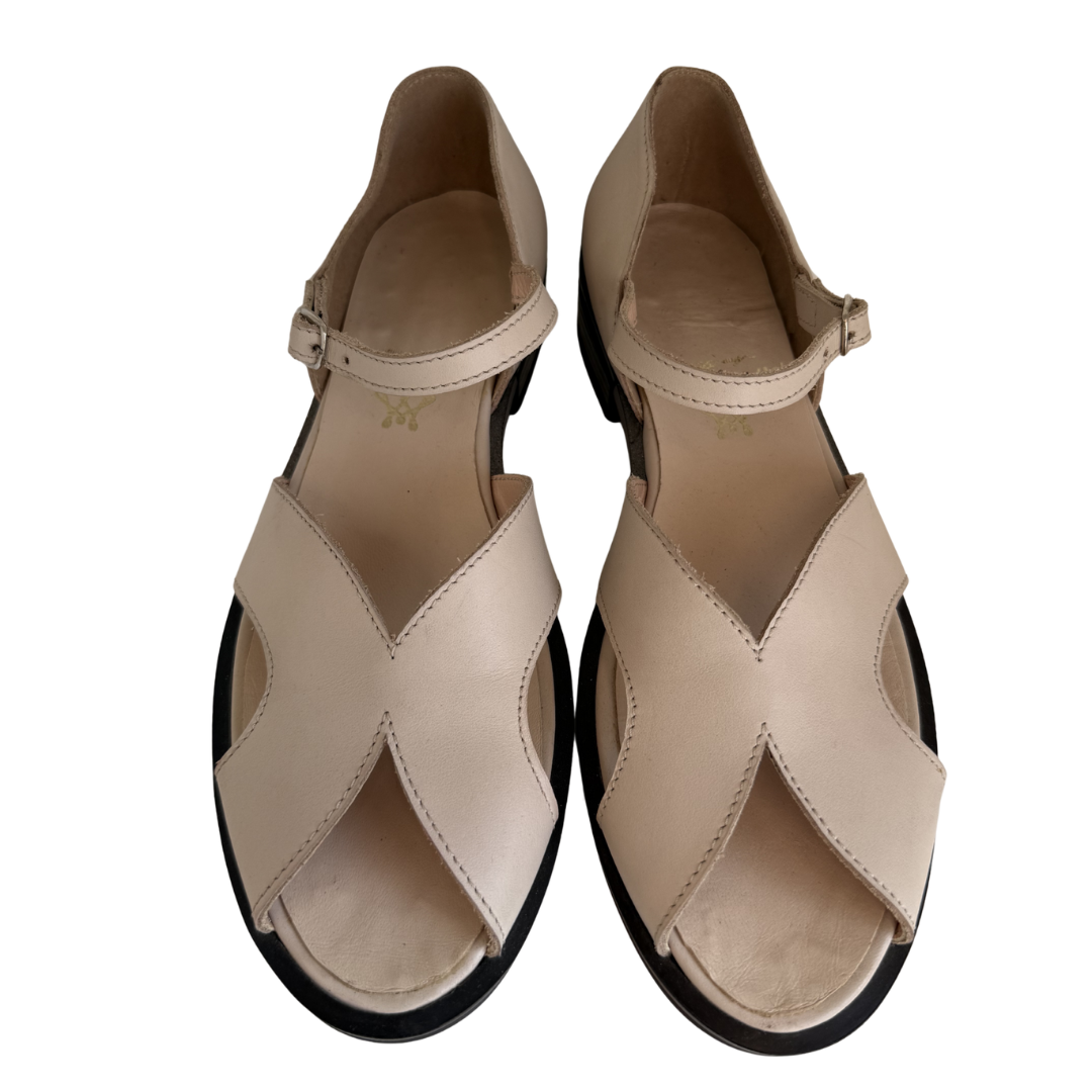 "Havajai" smėlio spalvos, sandėlyje