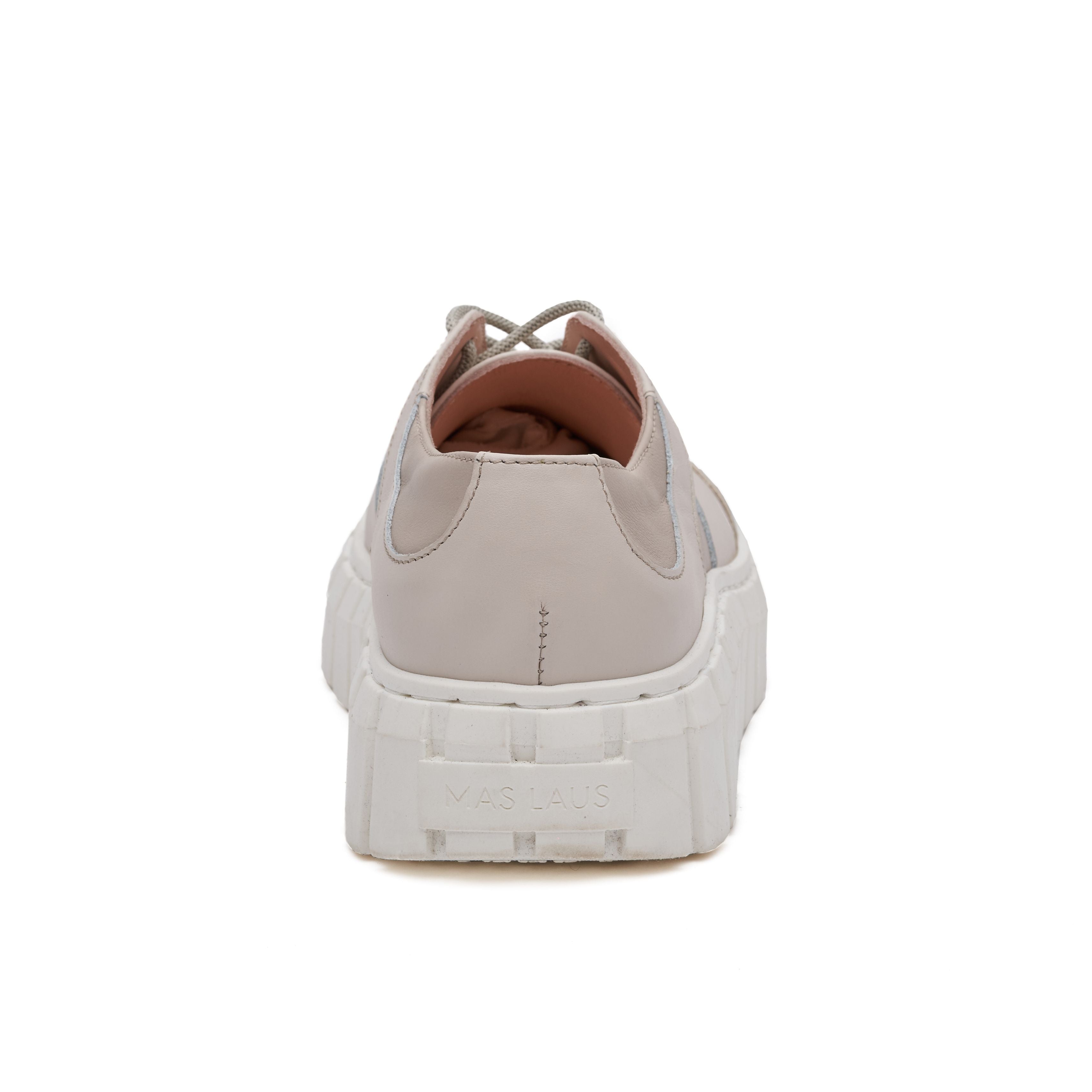 "Vėjas Sneakers" sandėlyje