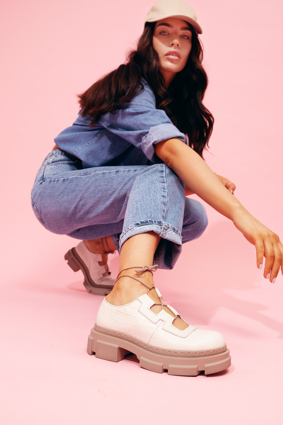 "Žana d’Ark Sneakers"