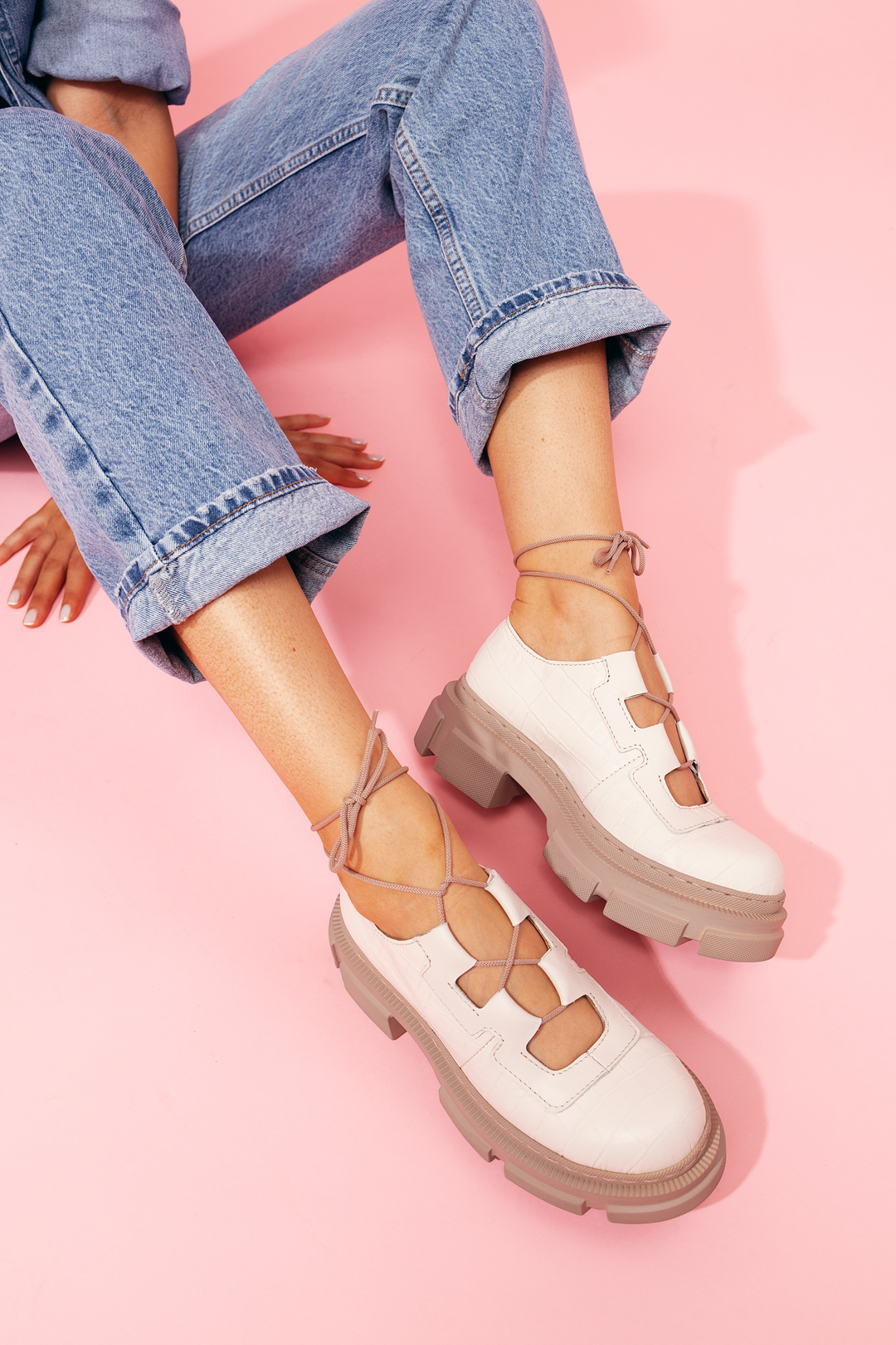 "Žana d’Ark Sneakers"