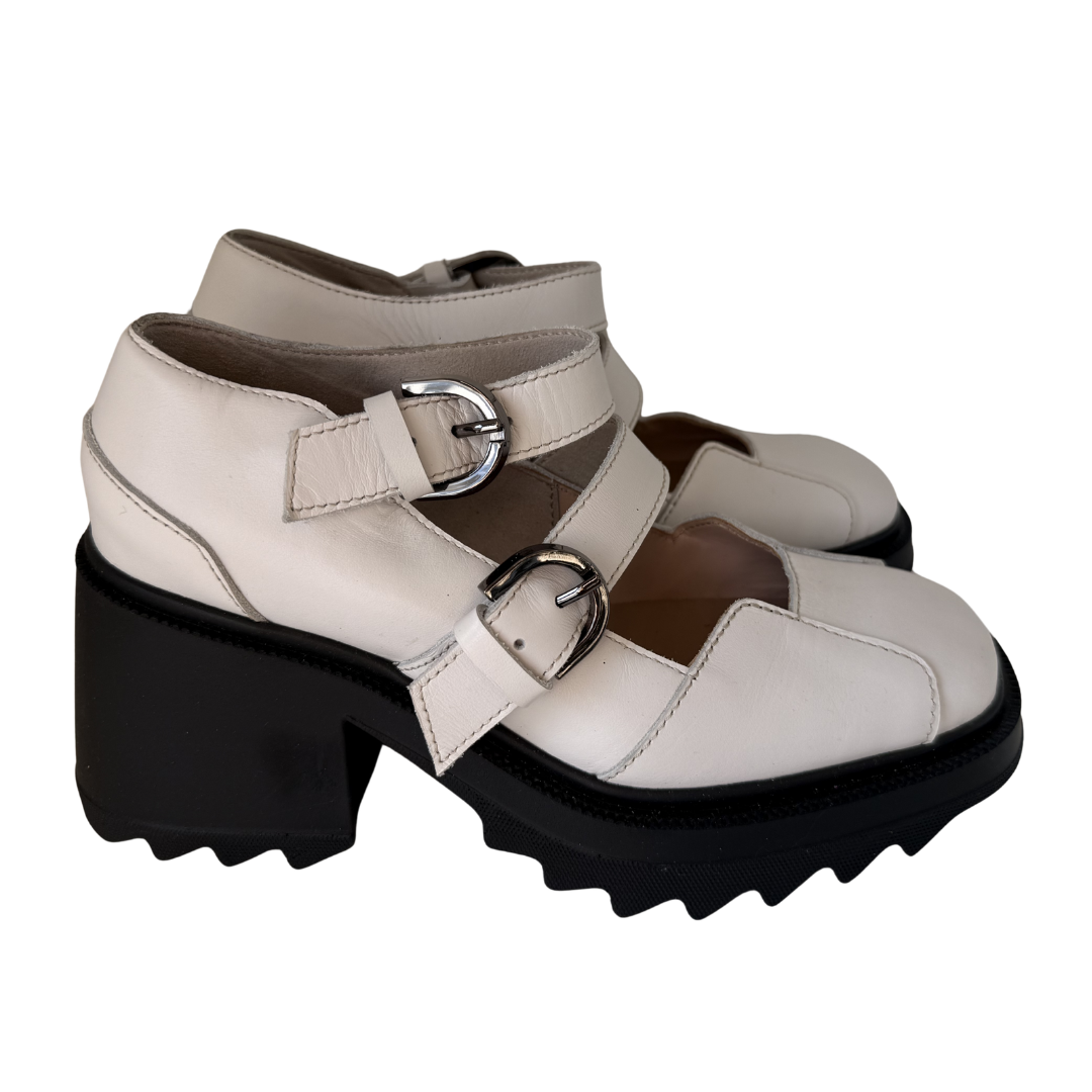 "Anguisoola Pumps" sandėlyje, baltos spalvos