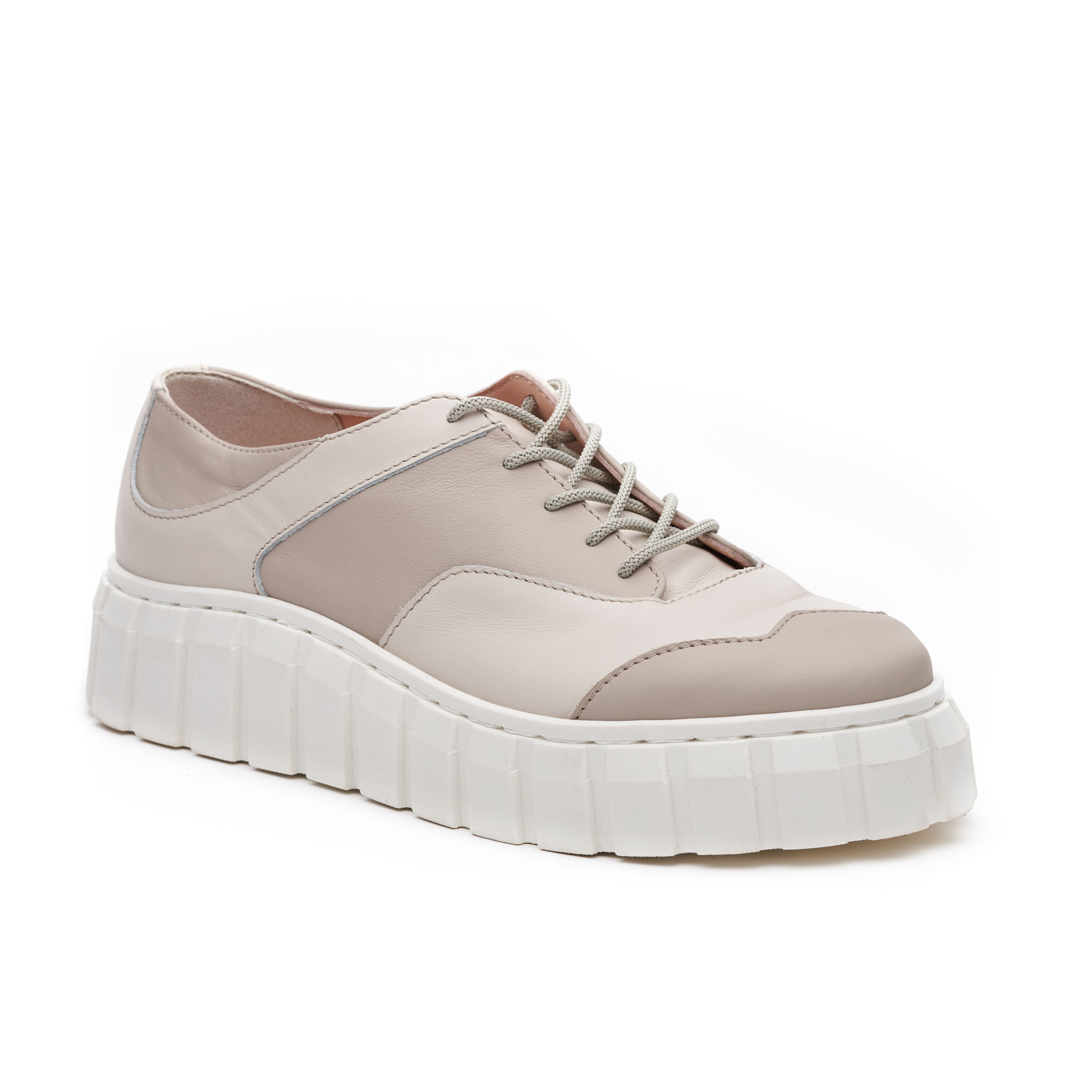 "Vėjas Sneakers" sandėlyje