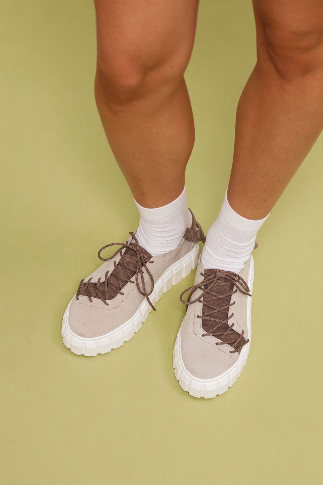 "Judith Sneakers Creamy Suede"